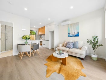 2/92 Titirangi Road, New Lynn, Auckland