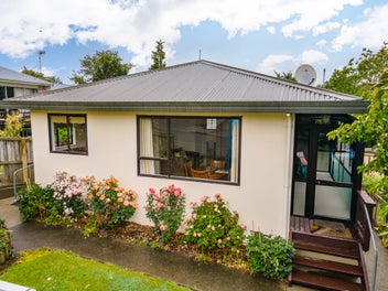 2/2 Stirling Place, Marchwiel, Timaru