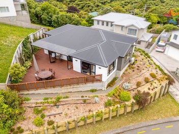 6 Poto Road, Normandale, Lower Hutt