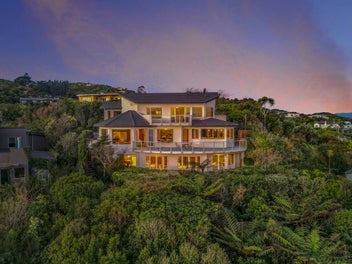 4 Green Park Lane, Korokoro, Lower Hutt