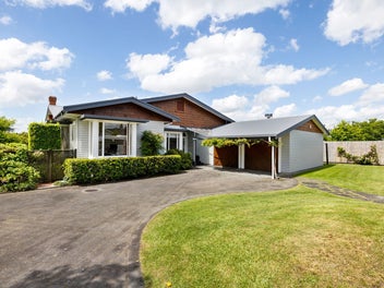 58 Lake Crescent, Hamilton Lake, Hamilton