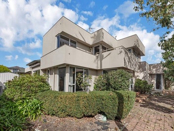 2/194 Bucklands Beach Road, Bucklands Beach, Auckland