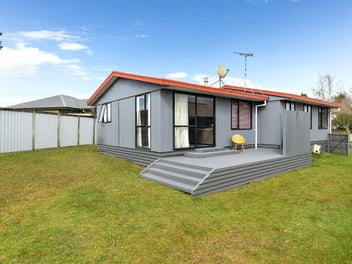 6 Balmerino Crescent, Pukete, Hamilton