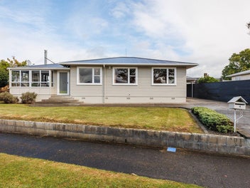 4 Ellesmere Crescent, Highbury, Palmerston North
