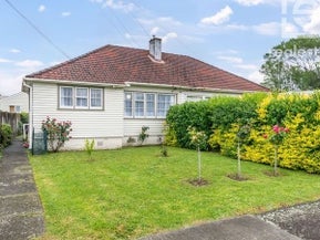 161 Whites Line, WAIWHETU, LOWER HUTT