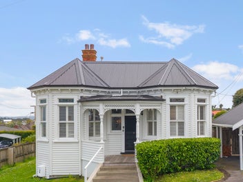 7 Colonial Road, Chatswood, Auckland