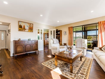 67 Kentwood Drive, Woodridge, Wellington