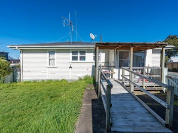 11 Dinsdale Road, Dinsdale, Hamilton