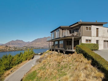 10 Top Lane, Goldfield Heights, QUEENSTOWN