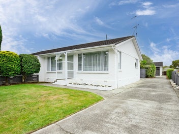 2/237 Queens Drive, Windsor, Invercargill