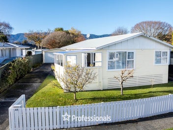 23 Mary Crescent, Elderslea, Upper Hutt