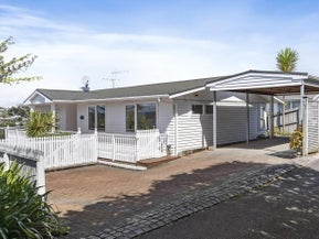 1/7 Colmar Road, Mellons Bay, Auckland