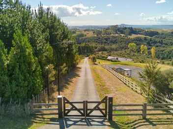 4 Solway Road, WHITFORD, Whitford