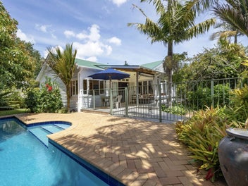 38 Queensway, Three Kings, Auckland