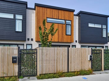 2/90 Knights Road, Hutt Central, Lower Hutt