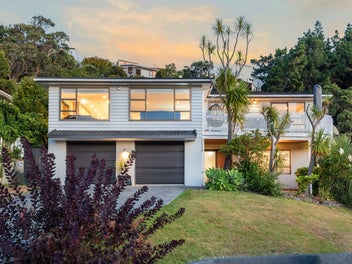 12 Bosun Terrace, Whitby, Porirua