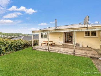 11 Beazley Avenue, Paparangi, Wellington
