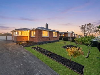 18 Courtenay Crescent, Mangere East, Auckland