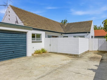 2/239 New Brighton Road, Burwood, Christchurch