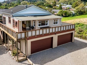 33 Hookway Grove, Paraparaumu