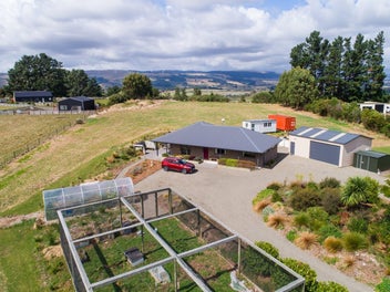 268 Hendersons Line, Kelvin Grove, Palmerston North