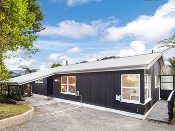 15 Kauri Road, Birkenhead, Auckland