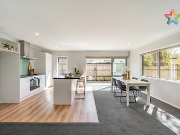 9B Fitzherbert Road, Wainuiomata, Lower Hutt