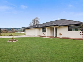 37 Main Road Tapawera, Wakefield