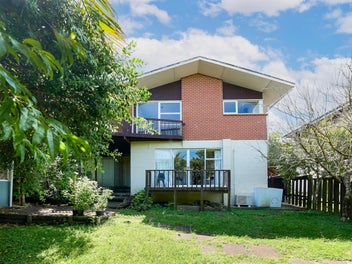 8 Tropicana Drive, Mount Roskill, Auckland