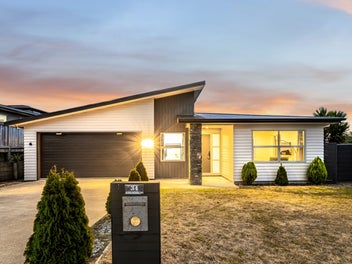 34 John Burke Drive, Aotea, Porirua