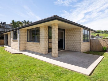 67 Falcon Drive, Welcome Bay, Tauranga