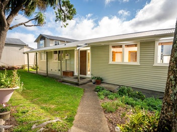8 Torwood Road, Khandallah, Wellington