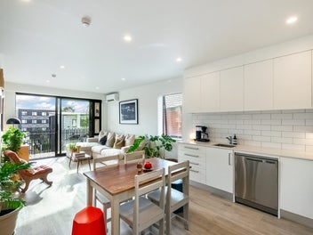 201/2B Matatiki Street, Northcote, Auckland