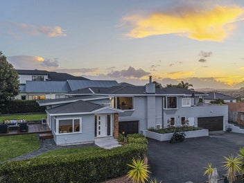 9 Bradbury Road, Botany Downs, Auckland
