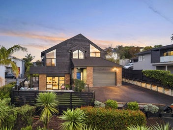 2/38 Penzance Road, Mairangi Bay, Auckland