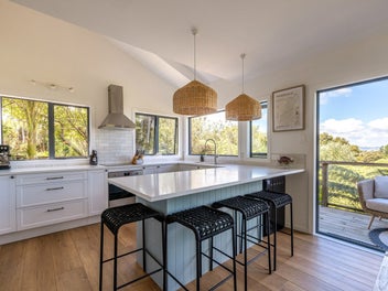 37 Beresford Avenue, Surfdale, Waiheke Island