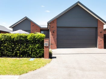 8 Garland Lane, Leamington, Cambridge