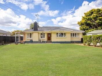 10 Tui Avenue, Forest Lake, Hamilton