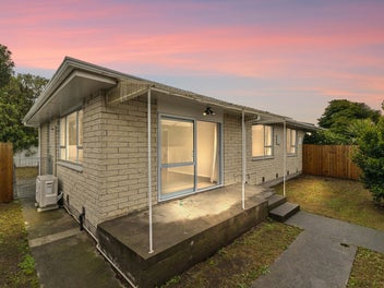 2/2 Bayswater Crescent, Bromley, Christchurch