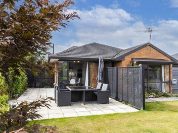 2/22 Leander Street, Northcote, Christchurch