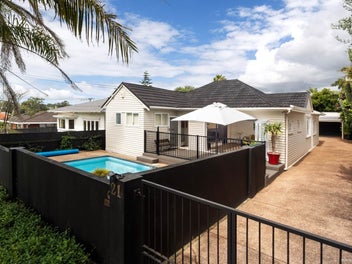 21 Edgars Road, Westmere, Auckland