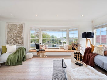 16 Munstead Place, Hillcrest, Auckland