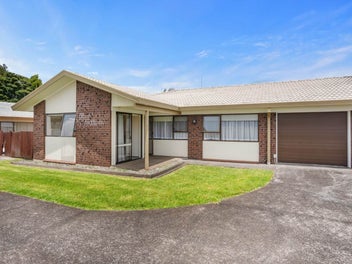 2/16 Regent Street, Papatoetoe, Auckland