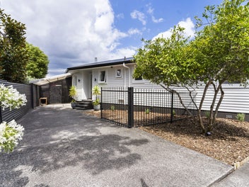 11 Wharf Road, Te Atatu Peninsula, Auckland
