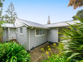 18 Northumberland Street, Cannons Creek, Porirua