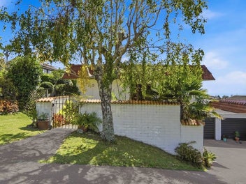 1/29 Aberdeen Road, Castor Bay, Auckland