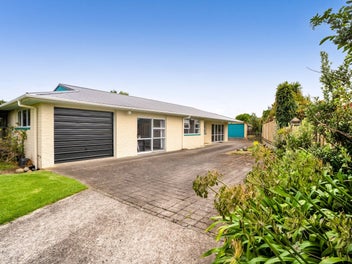 14 Heaphy Road, Opunake