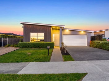 15 Symes Drive, Red Beach, Red Beach