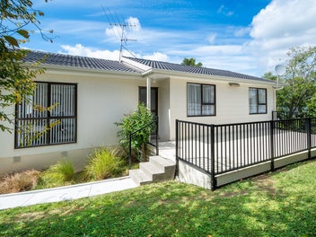 2/30 Chislehurst Street, Henderson, Auckland