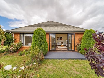 8 Seascape Gardens, Bromley, Christchurch
